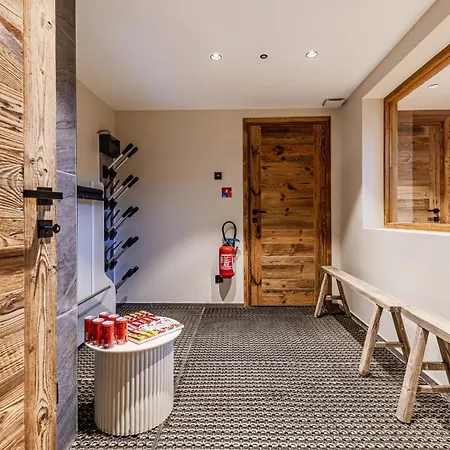 Luxury - Fireplace Heated Pool & Sauna